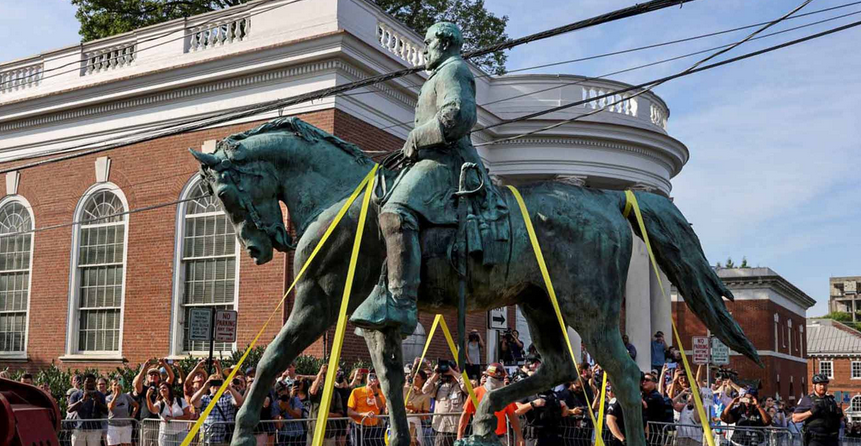 Charlottesville removes confederate statues