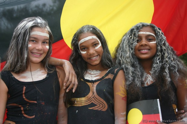  Black stands for the Aboriginal people, red for the mother earth and yellow for the sun.