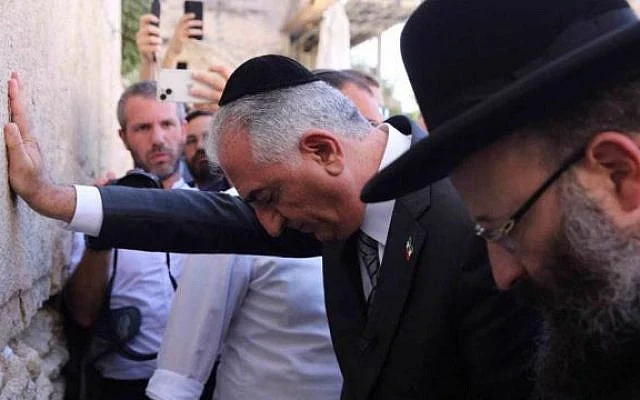 Reza Pahlavi visits Israel 680x360 1 640x400 1